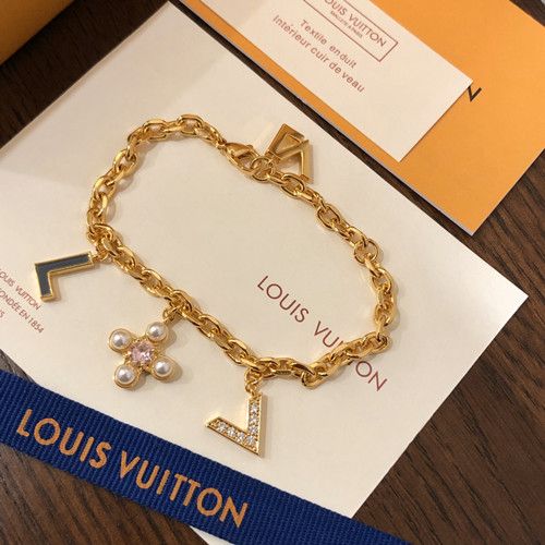 New Style Louis Vuitton Blomming Supple Monogram Pearl Flower LV Diamonds Pendant Yellow Gold Chain Bracelet 