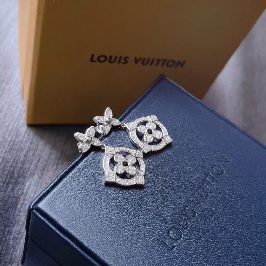  Louis Vuitton Dentelle Monogram Flower Dendants Openwork Design Ladies White Gold Fully Diamonds Earrings Online Q96760