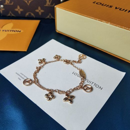 Louis Vuitton Blooming Supple Women'S Elegant LV Circle & Monogram Flower Pendant Bracelet Gold Best Discount M64858