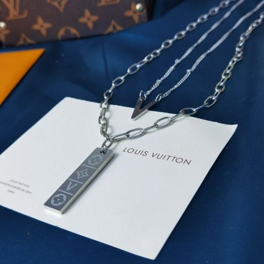  Louis Vuitton V Geometric Print Monogram Flower Checkered Pendant Double Necklace Unisex Silver/Gold/Rose Gold