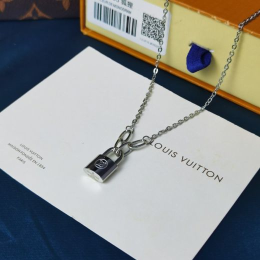  Louis Vuitton Unisex Silver Edge Cadenas circle LV Logo Engraving Push Lock Padlock Pendant Necklace Best Quality