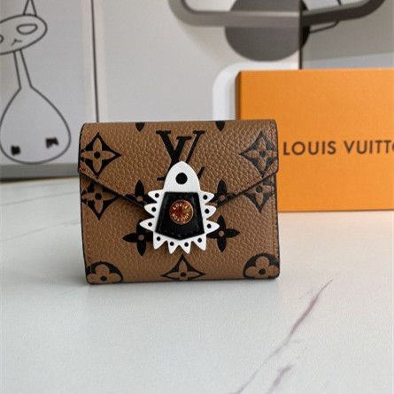 Hot Selling Louis Vuitton LV Crafty Zoe Monogram Printing Women Short Brown Leather Flap Wallet 