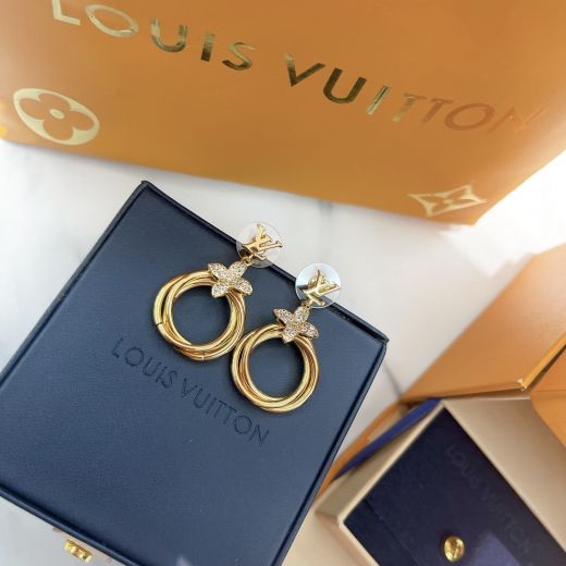  Louis Vuitton LV Initial Paved Diamonds Blossom Three Interlocking Circles Pendants Women Luxury Yellow Gold Earrings