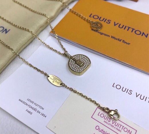  Louis Vuitton Tribute LV Round Charm Crystal Hat Box Shape Pendant Gold Adjustable Long Necklace For Women