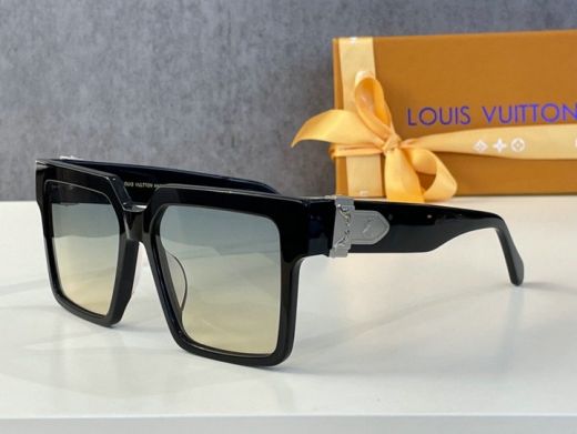 Large Square UV Protection Blue & Yellow Gradient Lens Silver Belt-shaped Lock -  Louis Vuitton Black Versatile Sunglasses