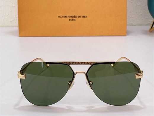 Unisex High Quality  Louis Vuitton Vintage Style Green Lens Monogram Engraved Gold Bridge Pilot Sunglasses