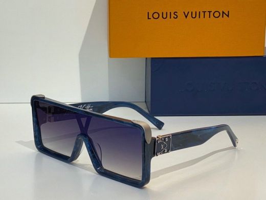 Unisex Clone Futuristic Louis Vuitton 1258 Millionaire S-shaped Lock Black Frame Grey Lens Oversized Mask Sunglasses