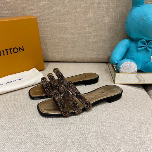 Timeless Style Louis Vuitton Diamonds Motif  Monogram Flower  Three Suede Leather Slender Straps Female Appeal Mules 