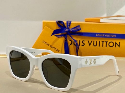 Unisex Green Lens Gold Monogram Detailed Temple - Cheapest  Louis Vuitton Blanca White Cat Eye Sunglasses Site