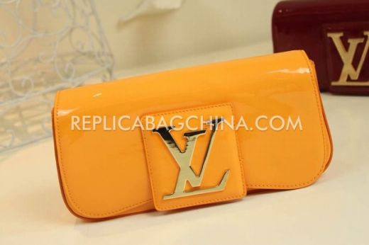 Hot Selling Louis Vuitton Golden Interlocking Logo Buckle Ladies Orange Patent Leather Flap Evening Bag 